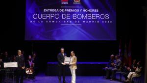 La Comunidad de Madrid reconoce con los Premios y Honores de 2025 a cuatro de sus bomberos por su labor ejemplar este año El consejero Novillo