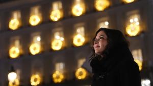Un calendario de Adviento gigante toma vida en la fachada de este emblemático edificio
