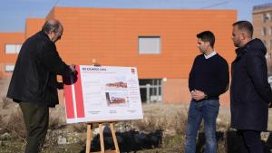 Emilio Viciana visita en Arganda del Rey el nuevo instituto Eduardo Capa