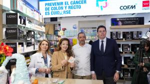 La consejera Fátima Matute durante la visita a una de las oficinas de farmacia 