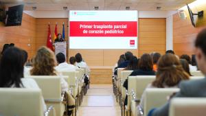 Matute participa en la presentación del primer trasplante parcial cardiaco infantil en Europa La consejera Fátima Matute durante la presentación