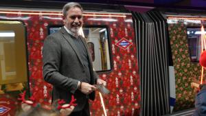 García asiste a un espectáculo infantil en la estación de Metro El Casar El viceconsejero José María García durante el espectáculo