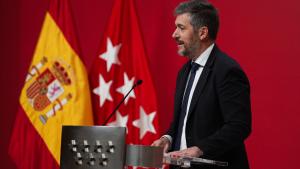 El consejero Miguel Ángel García Martín atiende a los medios de comunicación desde la Real Casa de Correos