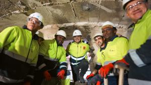 Rodrigo asiste a la unión de los dos frentes de excavación del túnel para la ampliación de la línea 11 de Metro El consejero Jorge Rodrigo durante su visita a las obras de ampliación de la línea 11 de Metro