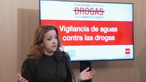 Matute presenta el protocolo firmado con el Canal de Isabel II para la detección de drogas en las aguas residuales de la región La consejera Fátima Matute en el Laboratorio de Aguas Depuradas del Canal de Isabel II