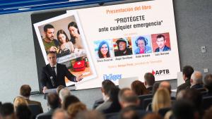 El consejero Carlos Novillo durante la presentación del libro
