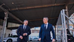 La Comunidad de Madrid pone en marcha la mayor electrolinera de uso público situada dentro de la M-30 con energía 100% renovable El consejero Novillo