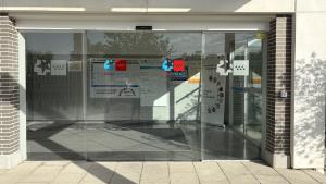 puerta centro de salud