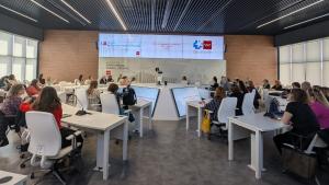 Elena Fernández presentó el Plan Estratégico de la Gerencia de Cuidados que dirige a los grupos de interés en el ámbito de los cuidados