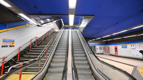 escaleras mecánicas en Metro