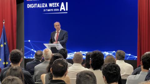 El consejero Miguel López-Valverde durante las jornadas que reúnen a empresas, expertos e inversores para tratar sobre la inteligencia artificial aplicada