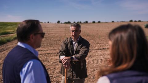 El consejero Carlos Novillo informa del balance del Plan para mejorar la competitividad de las explotaciones agrícolas y ganaderas