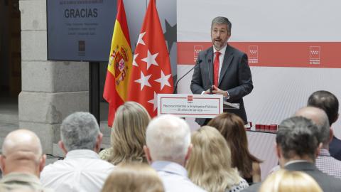 García Martín participa en la entrega de los reconocimientos del Gobierno regional a los trabajadores que cumplen 30 años de servicio en la Administración regional El consejero Miguel Ángel García Martín durante la entrega de los reconocimientos a los trabajadores que cumplen 30 años de servicio en la Administración regional