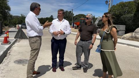 El viceconsejero José Antonio Sánchez durante su visita a Fresnedillas de la Oliva y Zarzalejo