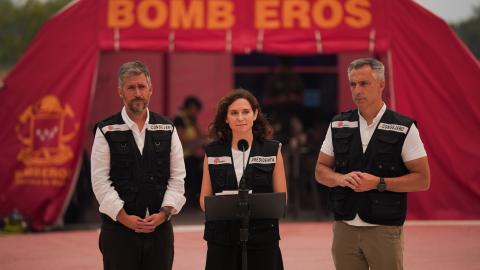 La presidenta Isabel Díaz Ayuso durante los incendios forestales de la Sierra Oeste