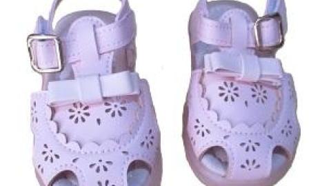 Sandalias de niño color rosa