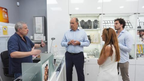 El consejero Miguel López-Valverde durante su visita a San Martín de Valdeiglesias