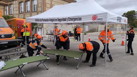 Voluntarios de Protección Civil en el IFISE