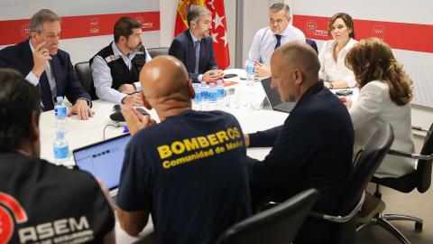 La presidenta Isabel Díaz Ayuso desde la Agencia de Seguridad y Emergencias 112 para coordinar desde la sala de crisis las labores de ayuda en el accidente ferroviario ocurrido en Toledo