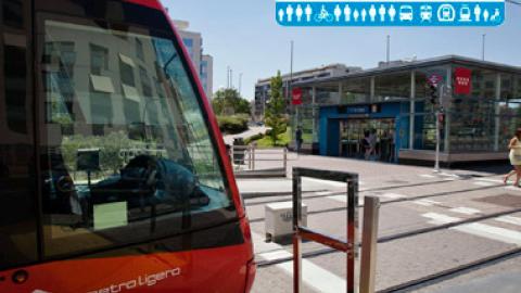 Imagen de Metro Ligero y estación de Metro con Tarjeta Azul