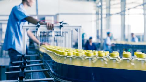 Línea de producción de una Industria de bebidas refrescantes