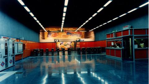Vestíbulo estación Buenos Aires con torniquetes, máquinas expendedoras, PCL