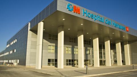 Fachada del hospital del Henares