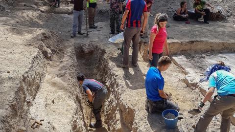 7b. Excavación de la «última trinchera» de la Guerra, junto a los restos del Asilo de Santa Cristina, en la Ciudad Universitaria, Madrid Excavación de la «última trinchera» de la Guerra, junto a los restos del Asilo de Santa Cristina, en la Ciudad Universitaria, Madrid