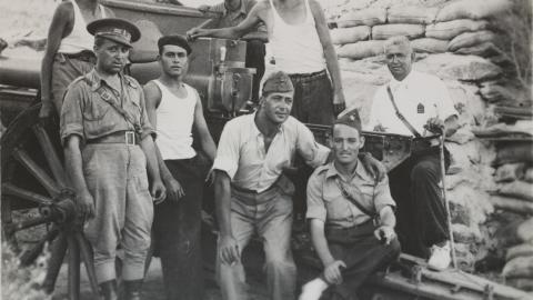 33. Miembros de un batallón de morteros del ejercito republicano en el Frente de Somosierra Miembros de un batallón de morteros del ejercito republicano en el Frente de Somosierra