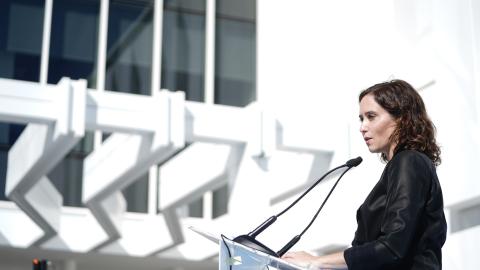 La presidenta interviniendo en atril