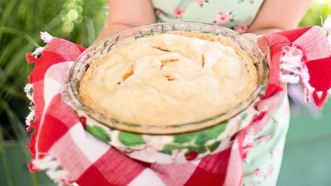 bol con pastel de salmón