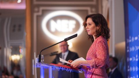 La presidenta durante su intervención en el desayuno informativo