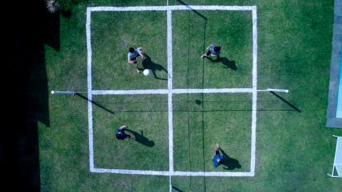 Fotograma de un campo de futbol dividido en cuatro cuadriláteros