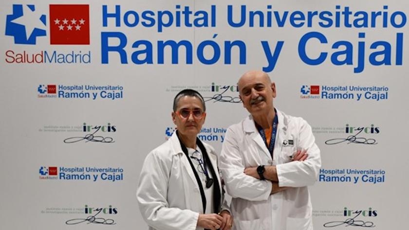 Imagen de los dos profesionales del Hospital Universitario Ramón y Cajal que han obtenido los reconocimientos