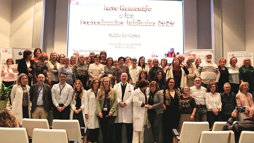 Acto de homenaje a profesionales jubilados en 2025 del Hospital Universitario Severo Ochoa y del Centro de Especialidades María Ángeles López Gómez, celebrado en el salón de actos con la Dirección Gerencia y compañeros.