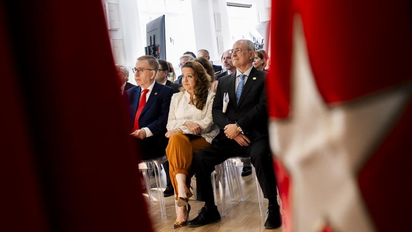 Tres de los diez mejores enfermeros residentes de España eligen la sanidad pública madrileña para su formación La consejera Fátima Matute