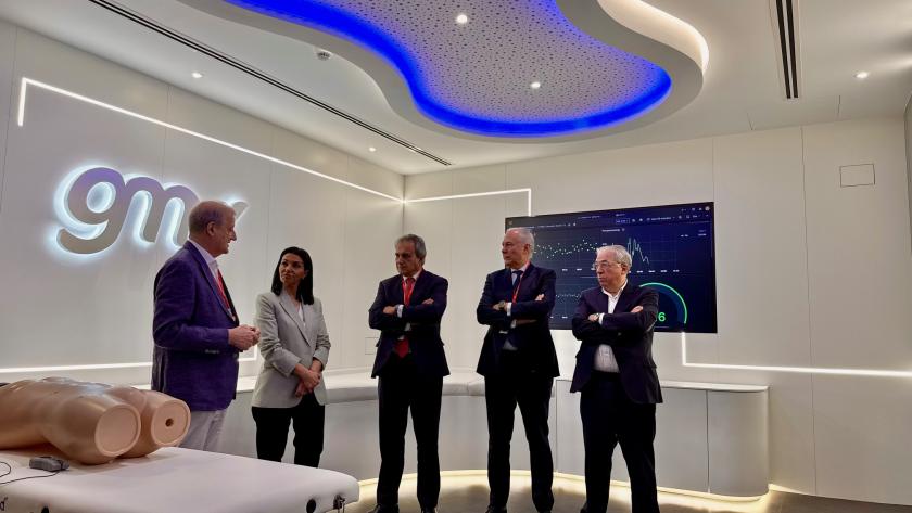 La consejera Mercedes Zarzalejo durante su visita para conocer el proyecto de tecnología cuántica Q-MIND