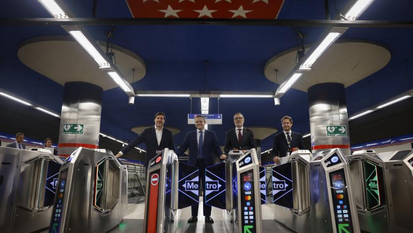 El consejero Jorge Rodrigo durante la presentación del nuevo método de pago en Metro