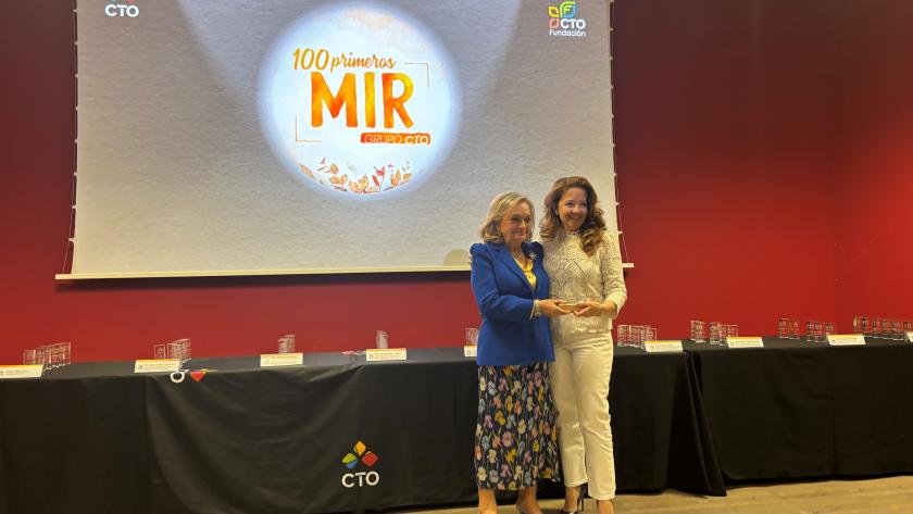 Matute participa en el acto de reconocimiento organizado por el Grupo CTO a los 100 aspirantes con mejor puntuación en el examen MIR 2026 La consejera Fátima Matute durante el acto de reconocimiento