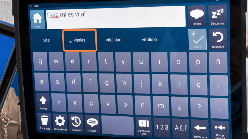 detalle del dispositivo de comunicación aumentativa