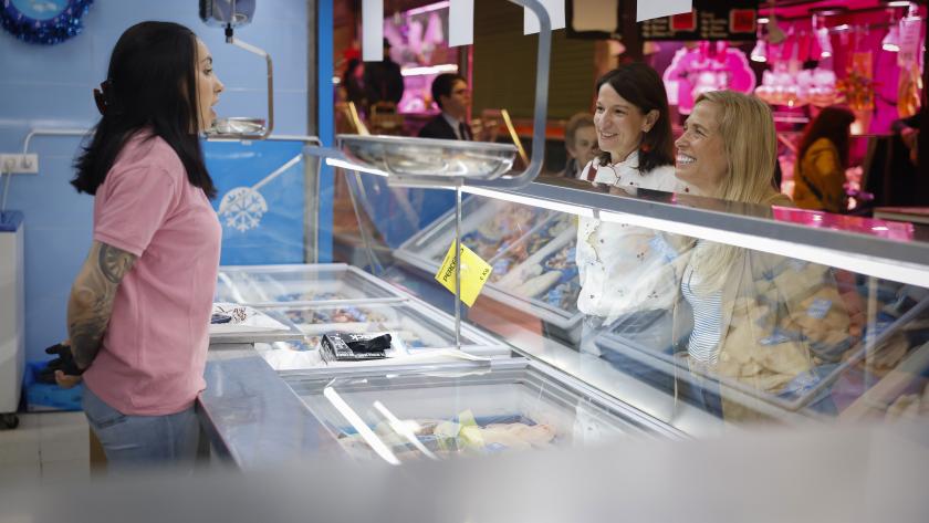 Rocío Albert durante su visita a la Galería Comercial Pryconsa Rocío Albert durante su visita a la Galería Comercial Pryconsa