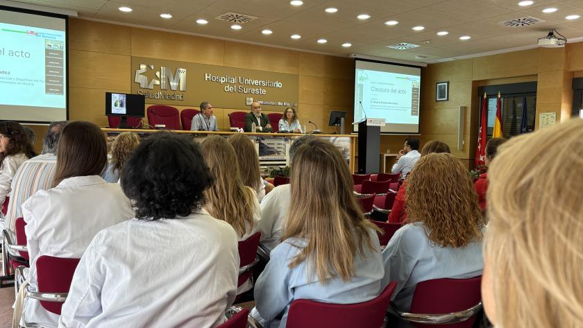 Imagen general del salón de actos durante la clausura del evento de la entrega del certificado ISO 14001