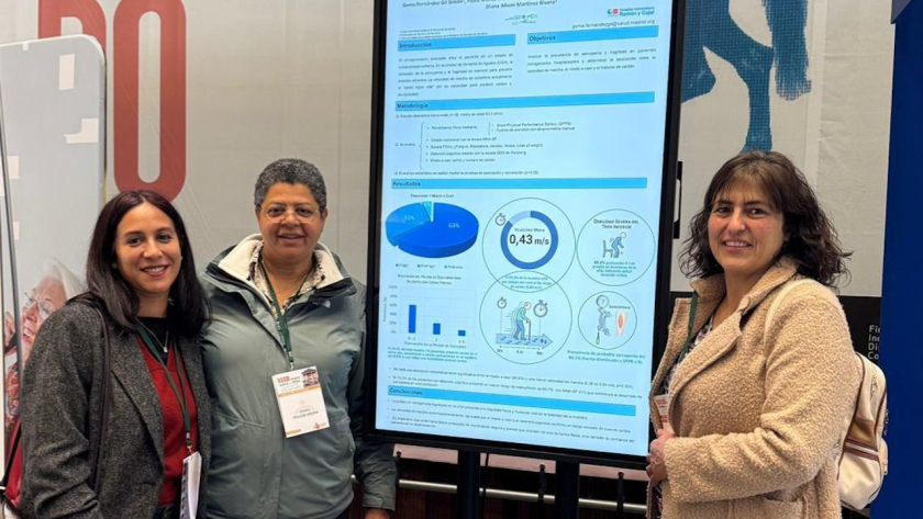 Imagen de parte de las profesionales galardonadas del Hospital Universitario Ramón y Cajal junto al trabajo premiado
