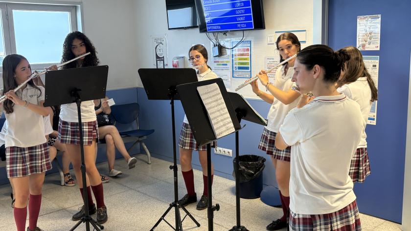Concierto de la Joven Orquesta Sinfónica Juan Pablo II en el Hospital Universitario Infanta Cristina