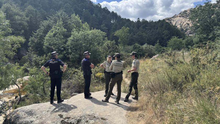 Agentes Forestales y policías controlan el baño en zonas protegidas del PN Sierra del Guadarrama