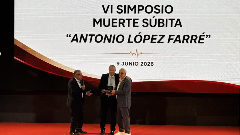 Premio a Cesar Gómez, director gerente del Hospital Clínico San Carlos