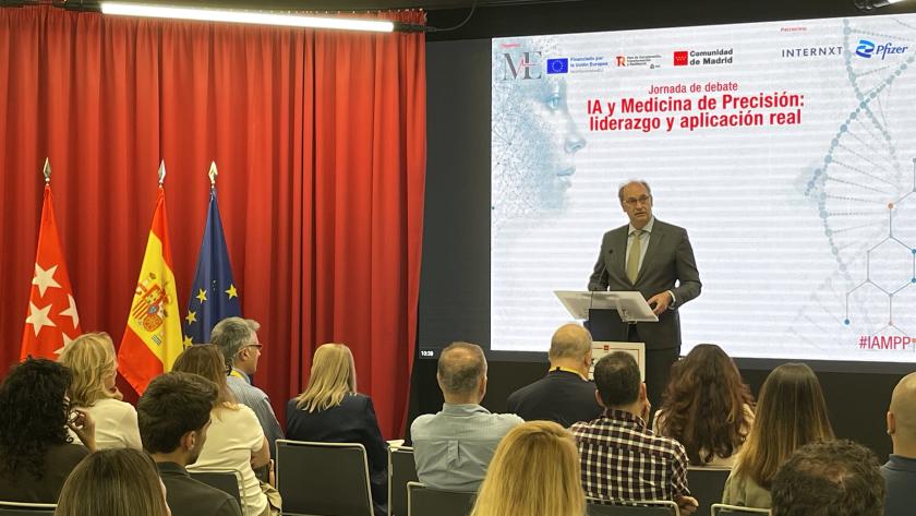 El consejero Miguel López-Valverde durante la inauguración de la Jornada organizada por el medio digital New Medical Economics