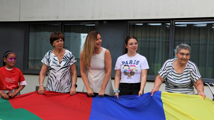 La consejera Ana Dávila durante la presentación de los campamentos intergeneracionales 