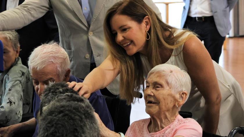 La consejera Ana Dávila durante la presentación de los campamentos intergeneracionales 