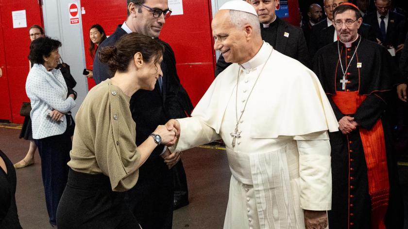 Díaz Ayuso asiste al encuentro Tejer redes con el mundo de la cultura, el arte, la economía y el deporte en el Movistar Arena donde participa el Papa León XIV La presidenta Isabel Díaz Ayuso durante el encuentro para destacar el valor de personas e instituciones que contribuyen a la construcción de una sociedad más humana, justa y fraternal